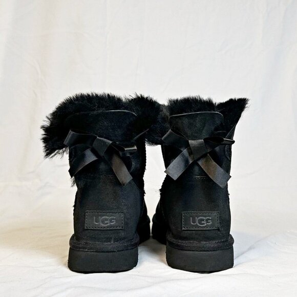 Ugg Mini Bailey Bow Black Sheepskin Booties Ankle Boots~7~ - Picture 4 of 6